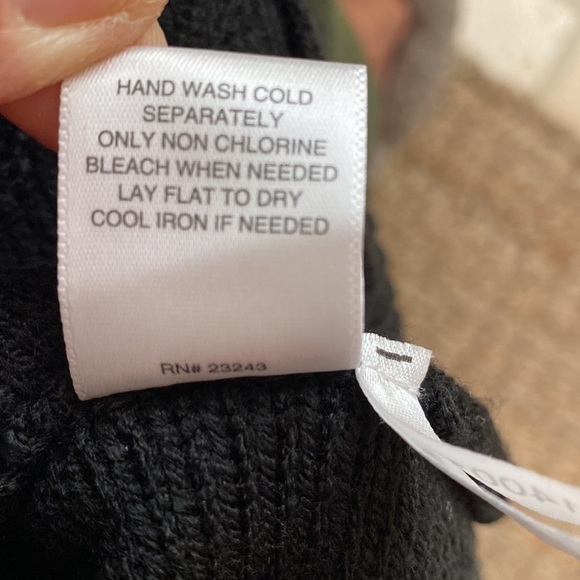 New York and Company Sweater Womens Black Sequins Dolman Sleeve Festive Sz XS - Picture 9 of 9